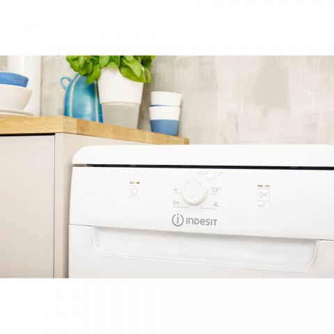 Посудомоечная машина Indesit DSFE 1B10 A