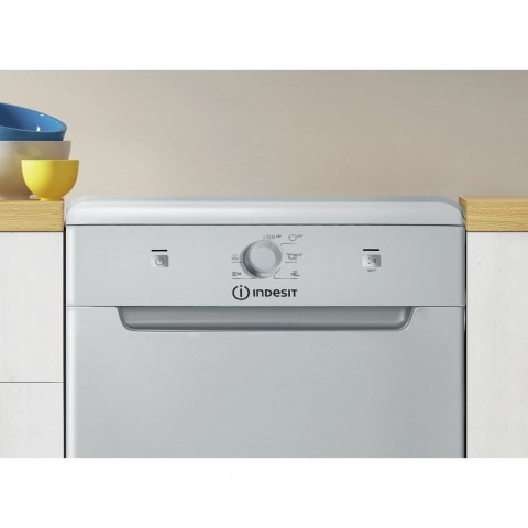 Посудомоечная машина Indesit DSCFE 1B10 S RU